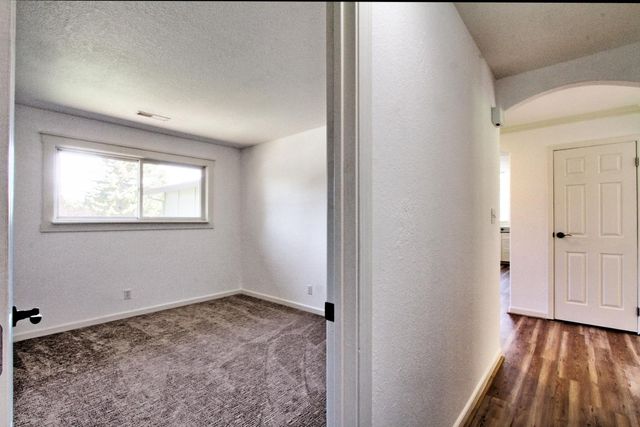 13740 Torrey Pines Dr, Auburn, CA 95602