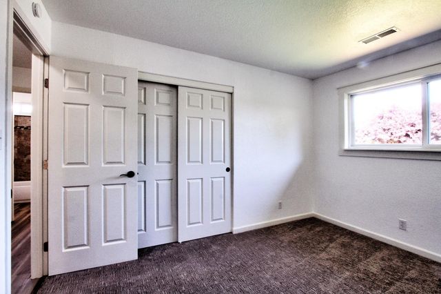 13740 Torrey Pines Dr, Auburn, CA 95602