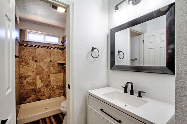 13740 Torrey Pines Dr, Auburn, CA 95602