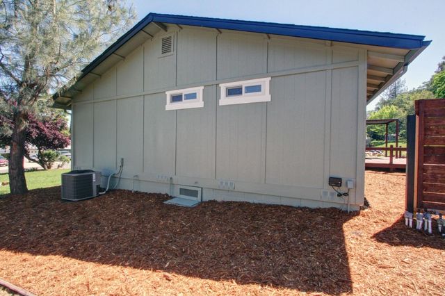 13740 Torrey Pines Dr, Auburn, CA 95602