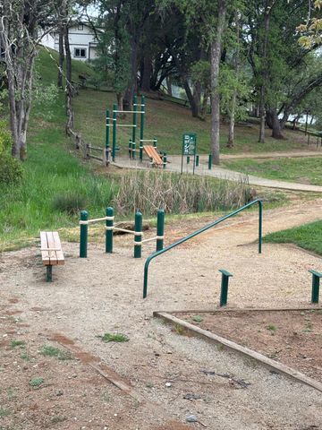 13740 Torrey Pines Dr, Auburn, CA 95602