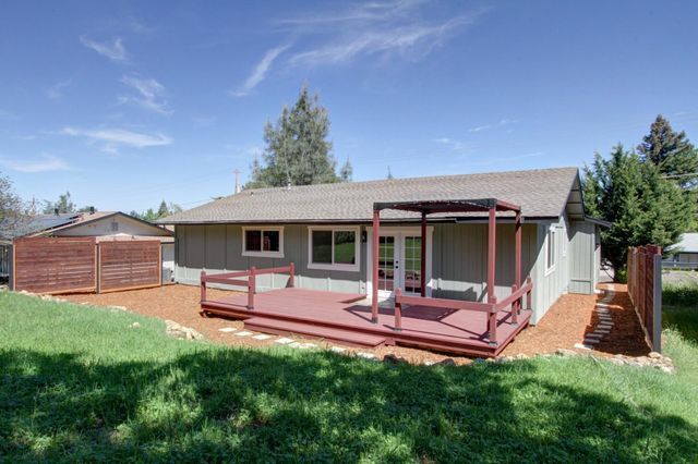 13740 Torrey Pines Dr, Auburn, CA 95602