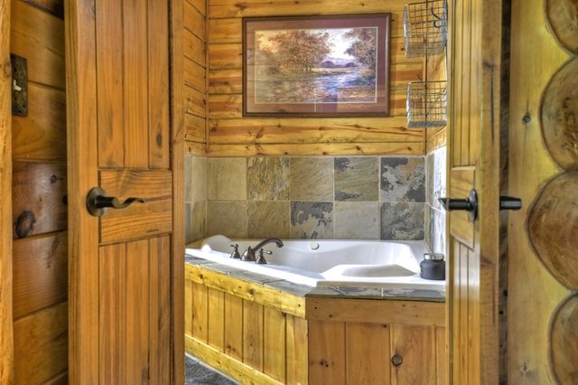 536 Lakeview Road, Blue Ridge, GA 30513