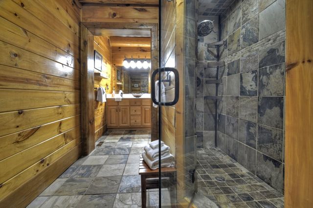 536 Lakeview Road, Blue Ridge, GA 30513