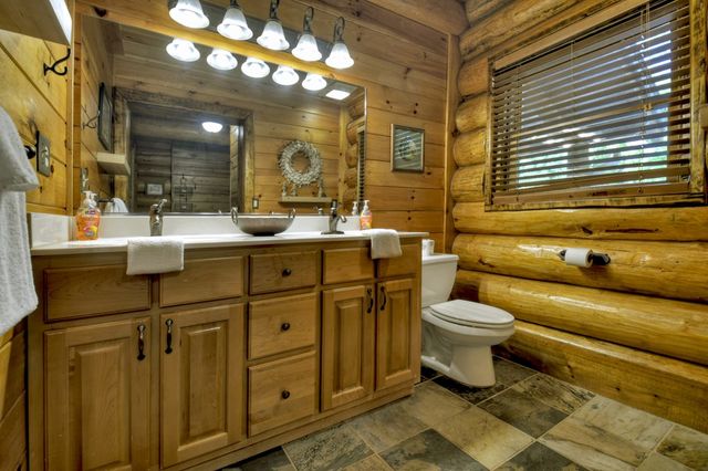 536 Lakeview Road, Blue Ridge, GA 30513