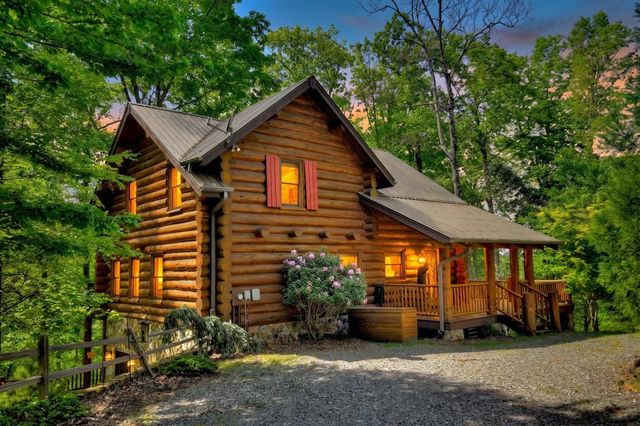 536 Lakeview Road, Blue Ridge, GA 30513