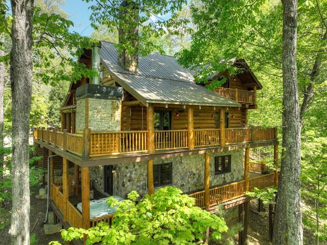 536 Lakeview Road, Blue Ridge, GA 30513