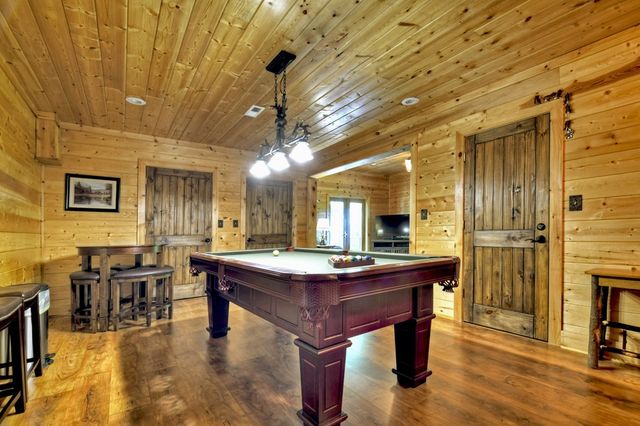 536 Lakeview Road, Blue Ridge, GA 30513
