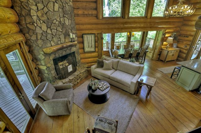 536 Lakeview Road, Blue Ridge, GA 30513