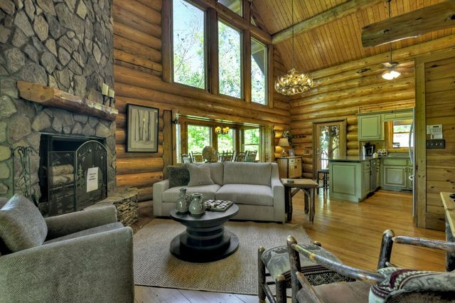 536 Lakeview Road, Blue Ridge, GA 30513