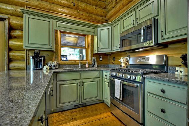 536 Lakeview Road, Blue Ridge, GA 30513