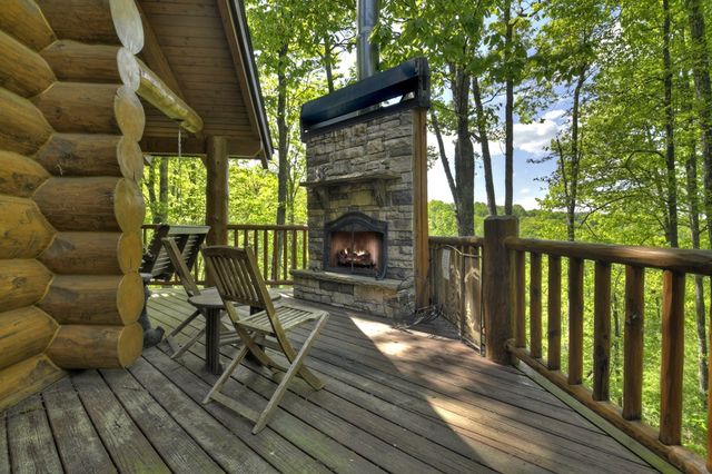 536 Lakeview Road, Blue Ridge, GA 30513