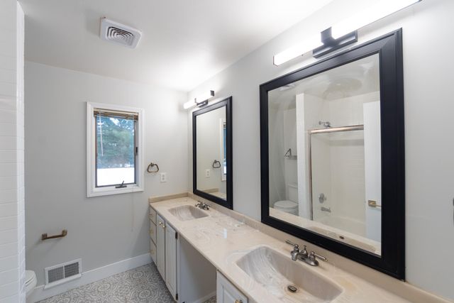 46105 W Seven Mile Road, Northville Twp, MI 48167