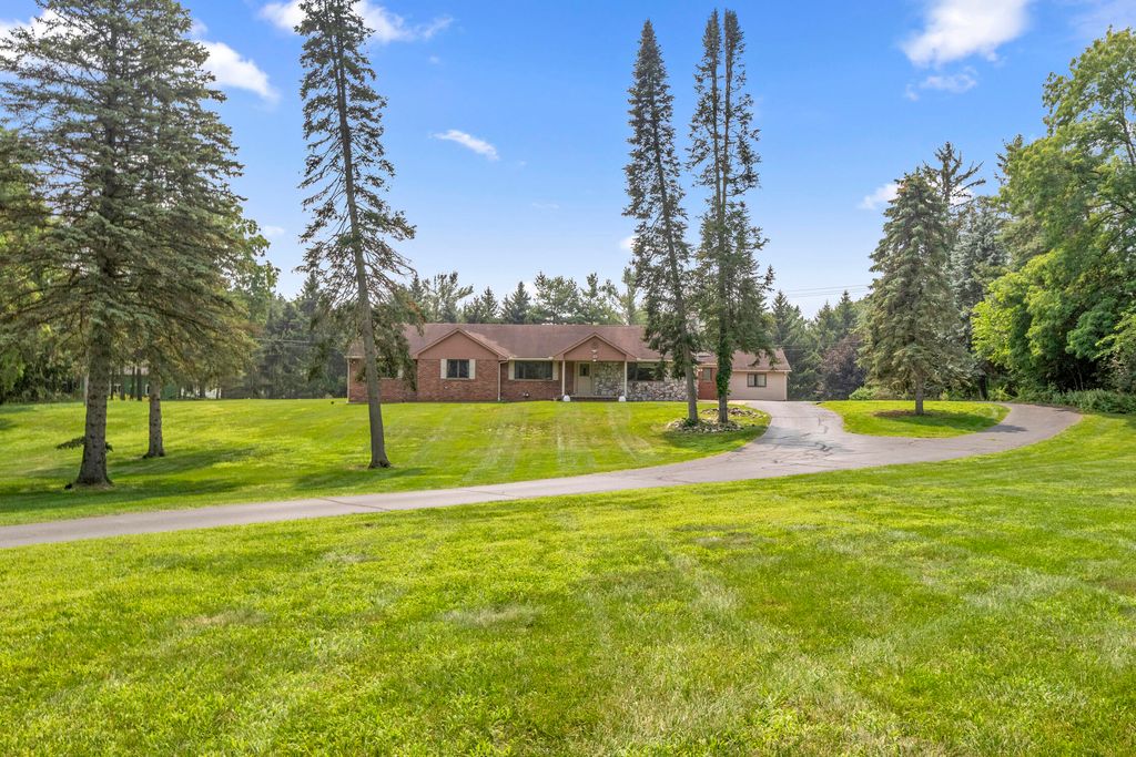 46105 W Seven Mile Road, Northville Twp, MI 48167