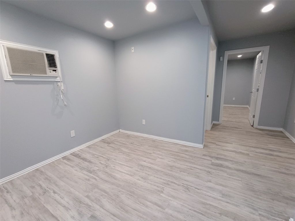 312 S Hampton Road, Crowley, TX 76036 — photo 2