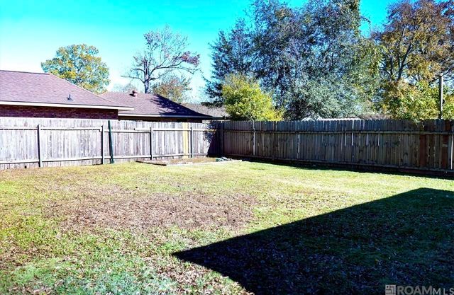 13805 House Of Lancaster Dr, Baton Rouge, LA 70816