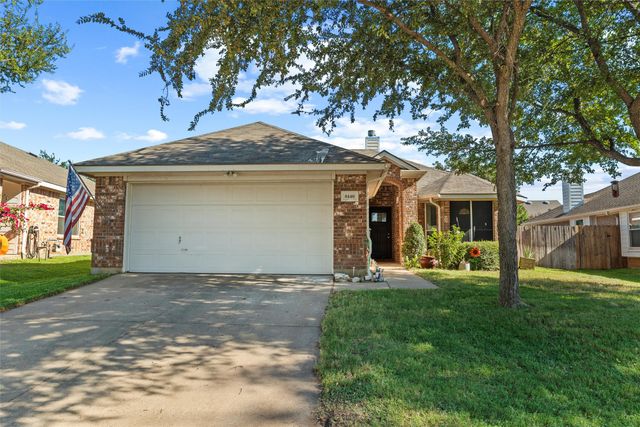 8440 Hawks Nest Drive, Fort Worth, TX 76131