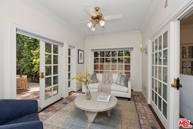 10770 Weyburn Avenue, Los Angeles, CA 90024