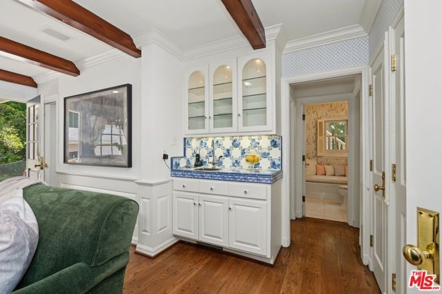 10770 Weyburn Avenue, Los Angeles, CA 90024