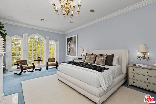 10770 Weyburn Avenue, Los Angeles, CA 90024