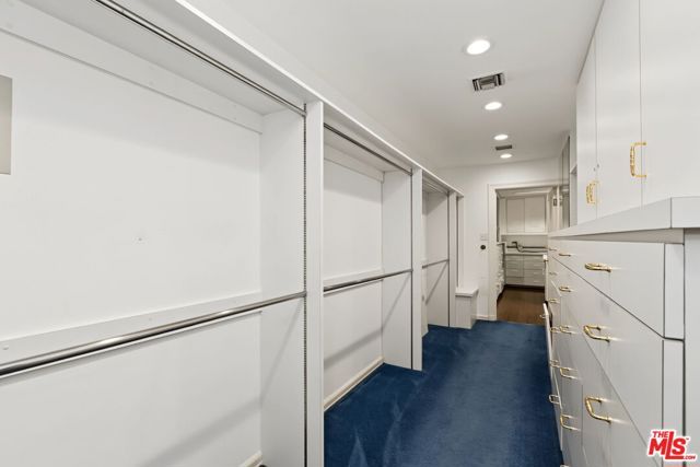 10770 Weyburn Avenue, Los Angeles, CA 90024