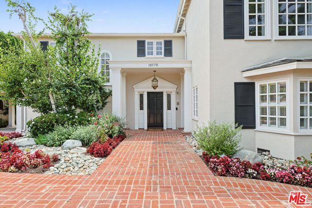 10770 Weyburn Avenue, Los Angeles, CA 90024