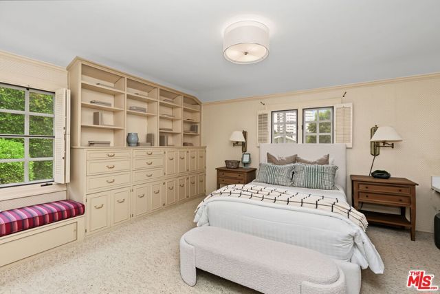 10770 Weyburn Avenue, Los Angeles, CA 90024