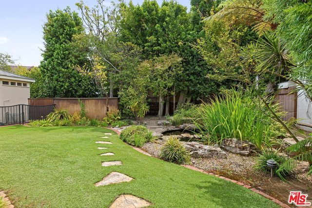 10770 Weyburn Avenue, Los Angeles, CA 90024