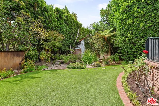 10770 Weyburn Avenue, Los Angeles, CA 90024