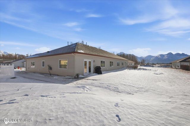1760 S Ragosa Circle 33B, Palmer, AK 99645