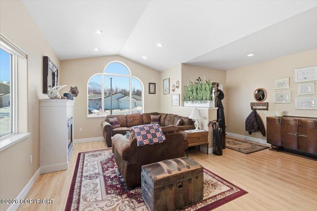 1760 S Ragosa Circle 33B, Palmer, AK 99645