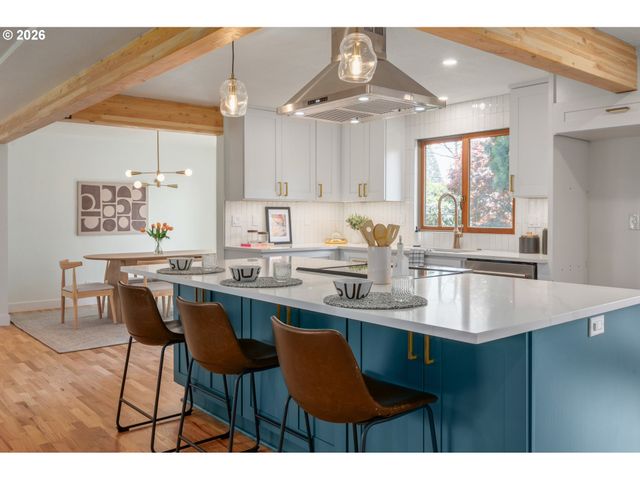 250 REGAL Ct, Eugene, OR 97401