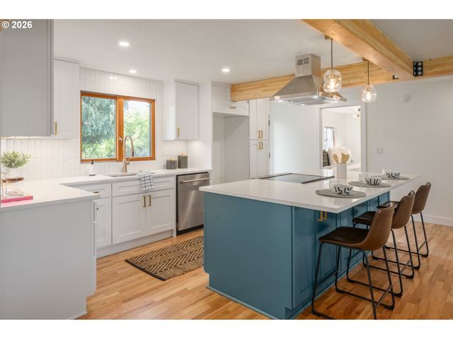 250 REGAL Ct, Eugene, OR 97401