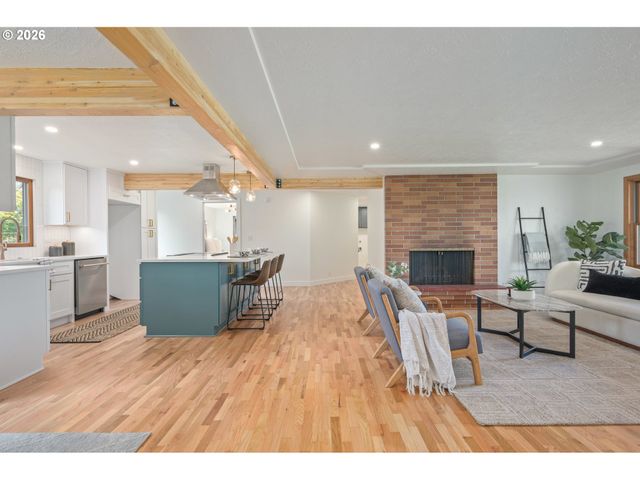 250 REGAL Ct, Eugene, OR 97401