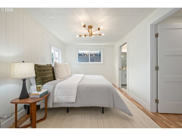 250 REGAL Ct, Eugene, OR 97401