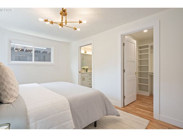 250 REGAL Ct, Eugene, OR 97401