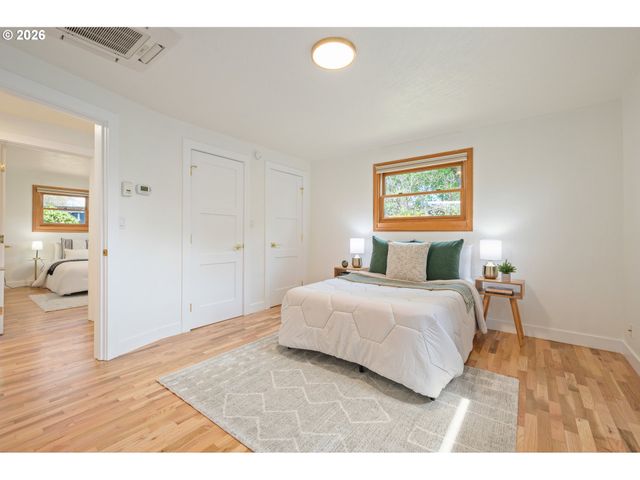 250 REGAL Ct, Eugene, OR 97401