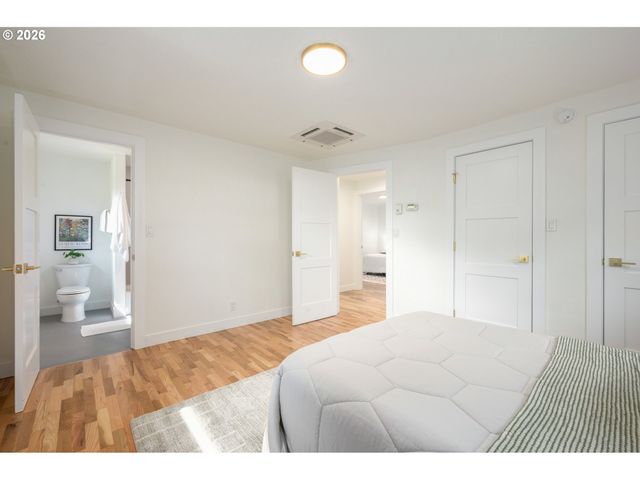 250 REGAL Ct, Eugene, OR 97401