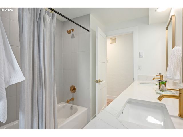 250 REGAL Ct, Eugene, OR 97401