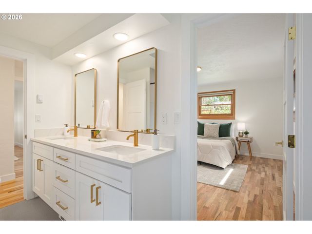 250 REGAL Ct, Eugene, OR 97401