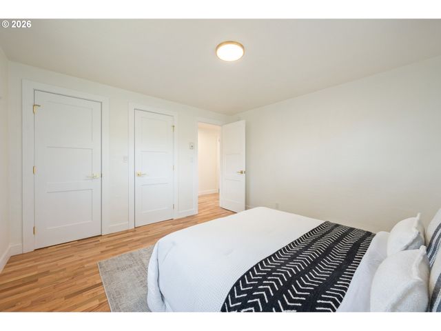 250 REGAL Ct, Eugene, OR 97401