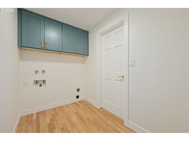 250 REGAL Ct, Eugene, OR 97401