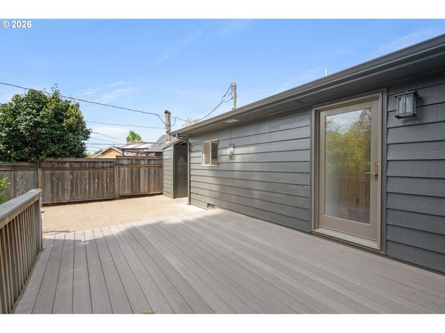 250 REGAL Ct, Eugene, OR 97401