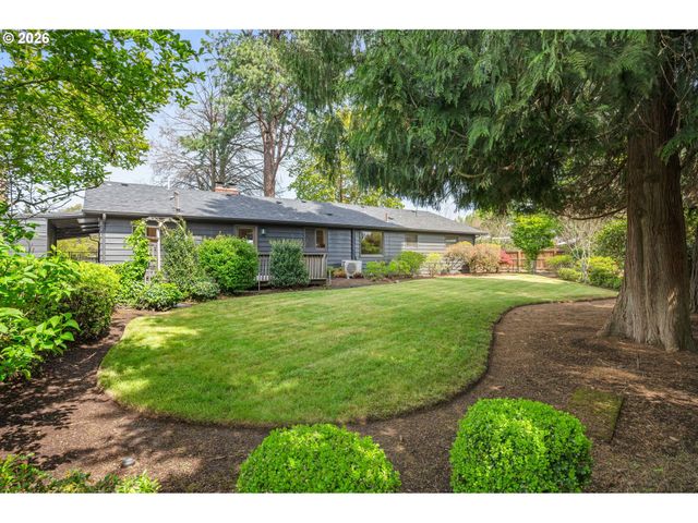 250 REGAL Ct, Eugene, OR 97401