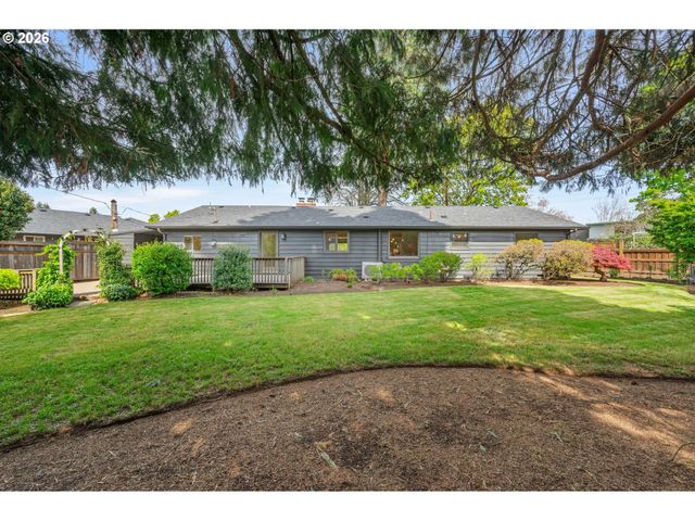 250 REGAL Ct, Eugene, OR 97401