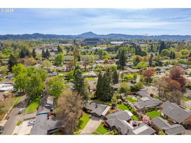 250 REGAL Ct, Eugene, OR 97401