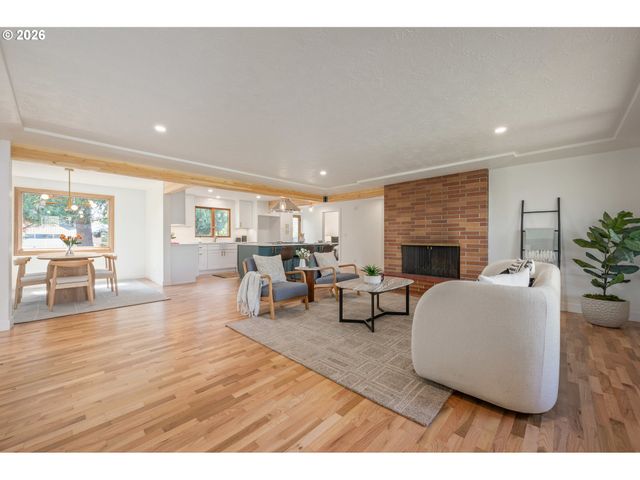 250 REGAL Ct, Eugene, OR 97401