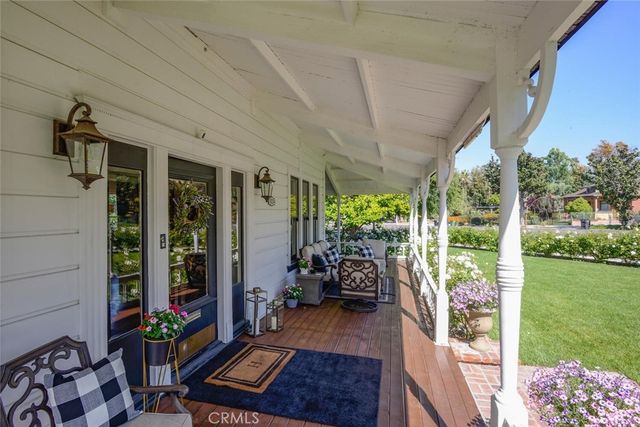 1052 E Grand Boulevard, Corona, CA 92879