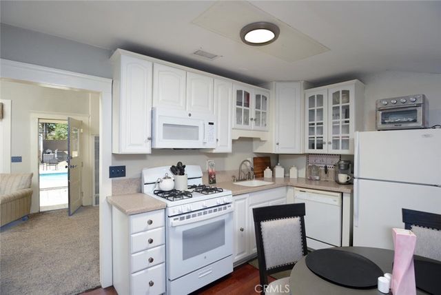 1052 E Grand Boulevard, Corona, CA 92879