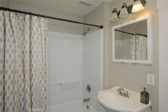 1052 E Grand Boulevard, Corona, CA 92879